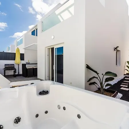 Carlotta'S Sea-Cret Villa Playa Honda  Exterior photo